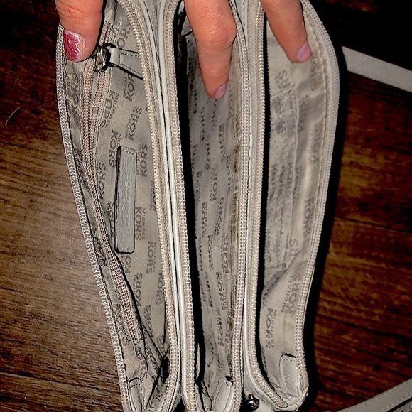 MICHAEL KORS EST. 1983 Purse - Picture 3 of 4